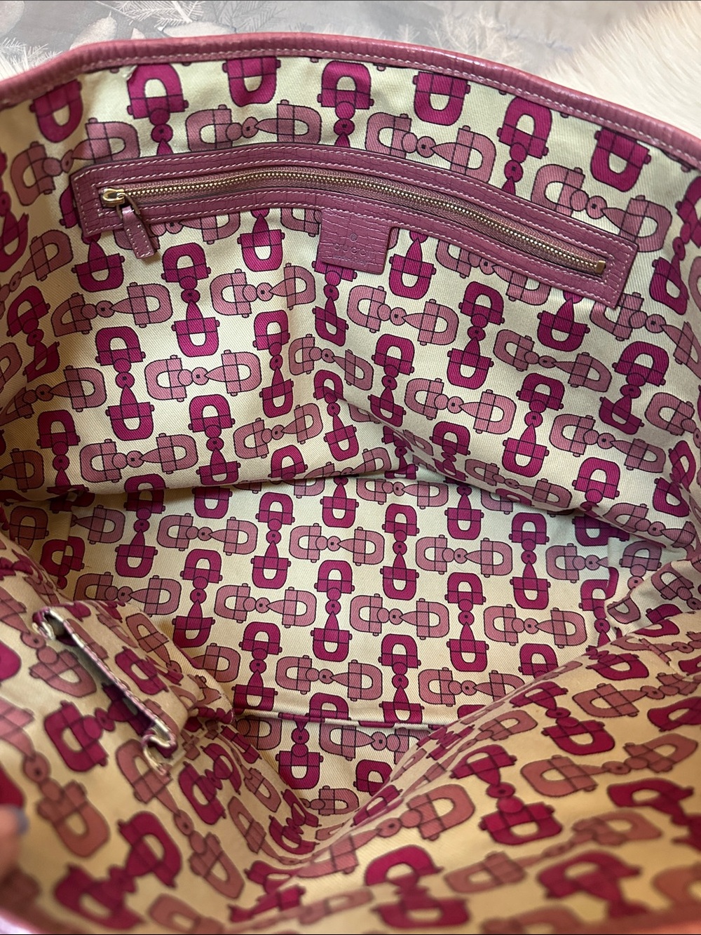 EUC GUCCI JOLICOEUR Pink & GG Canvas Tote Cert of Auth included. She’s a beauty - Picture 8 of 16